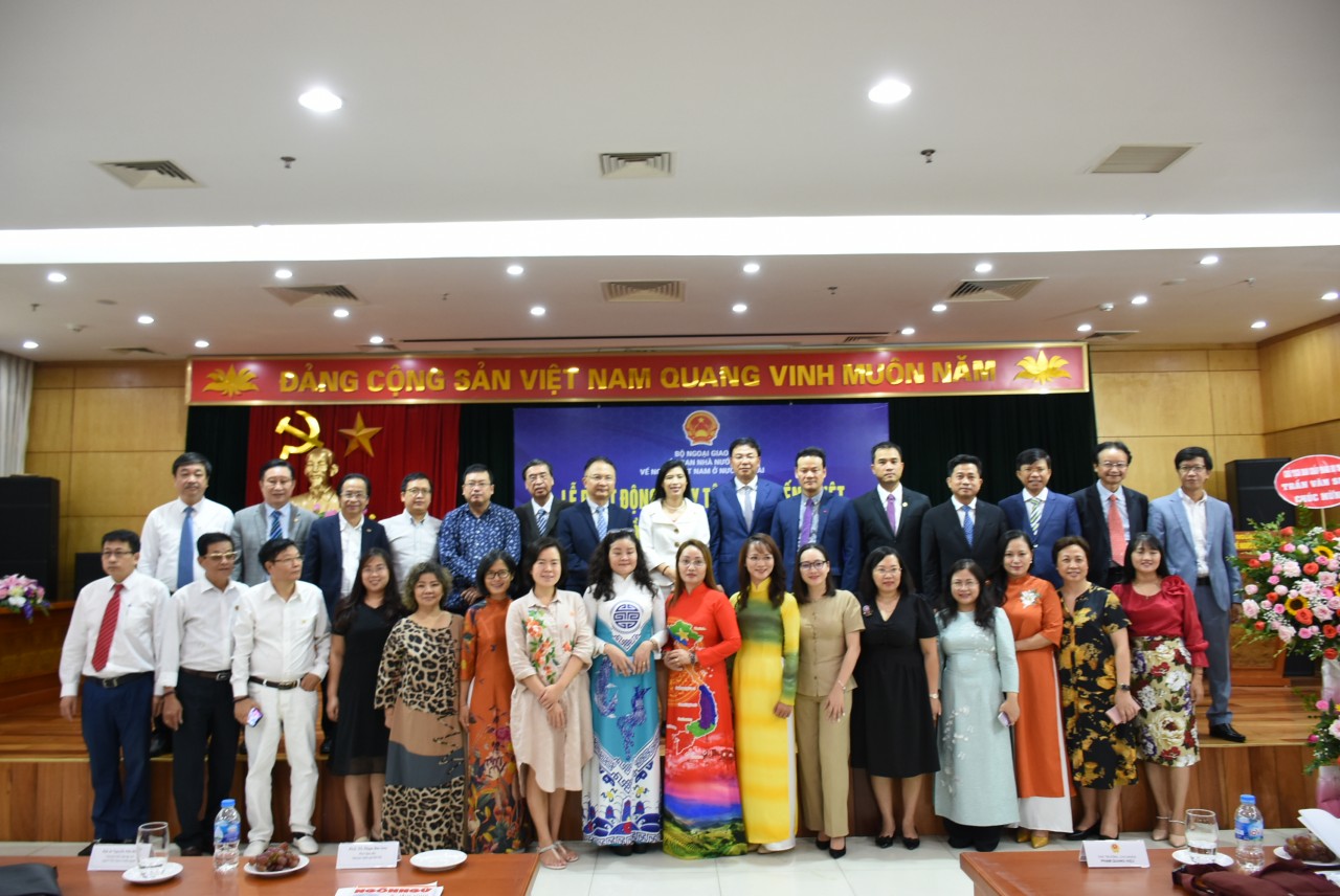 Phát động Ngày Tôn vinh tiếng Việt trong cộng đồng người Việt Nam ở nước ngoài