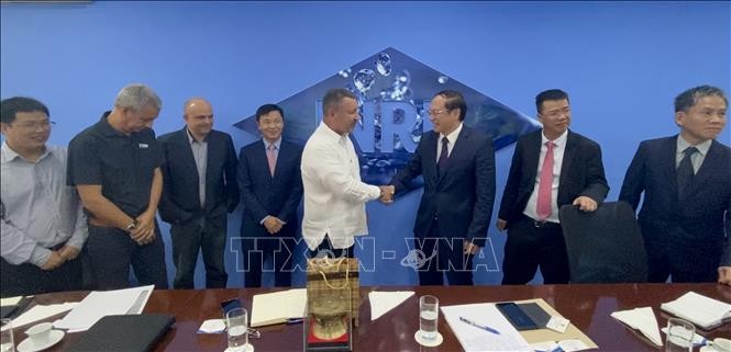 Đoàn công tác của Bộ Tài nguyên và Môi trường do Thứ trưởng Lê Công Thành dẫn đầu làm việc với lãnh đạo Cơ quan Tài nguyên nước Quốc gia Cuba. 