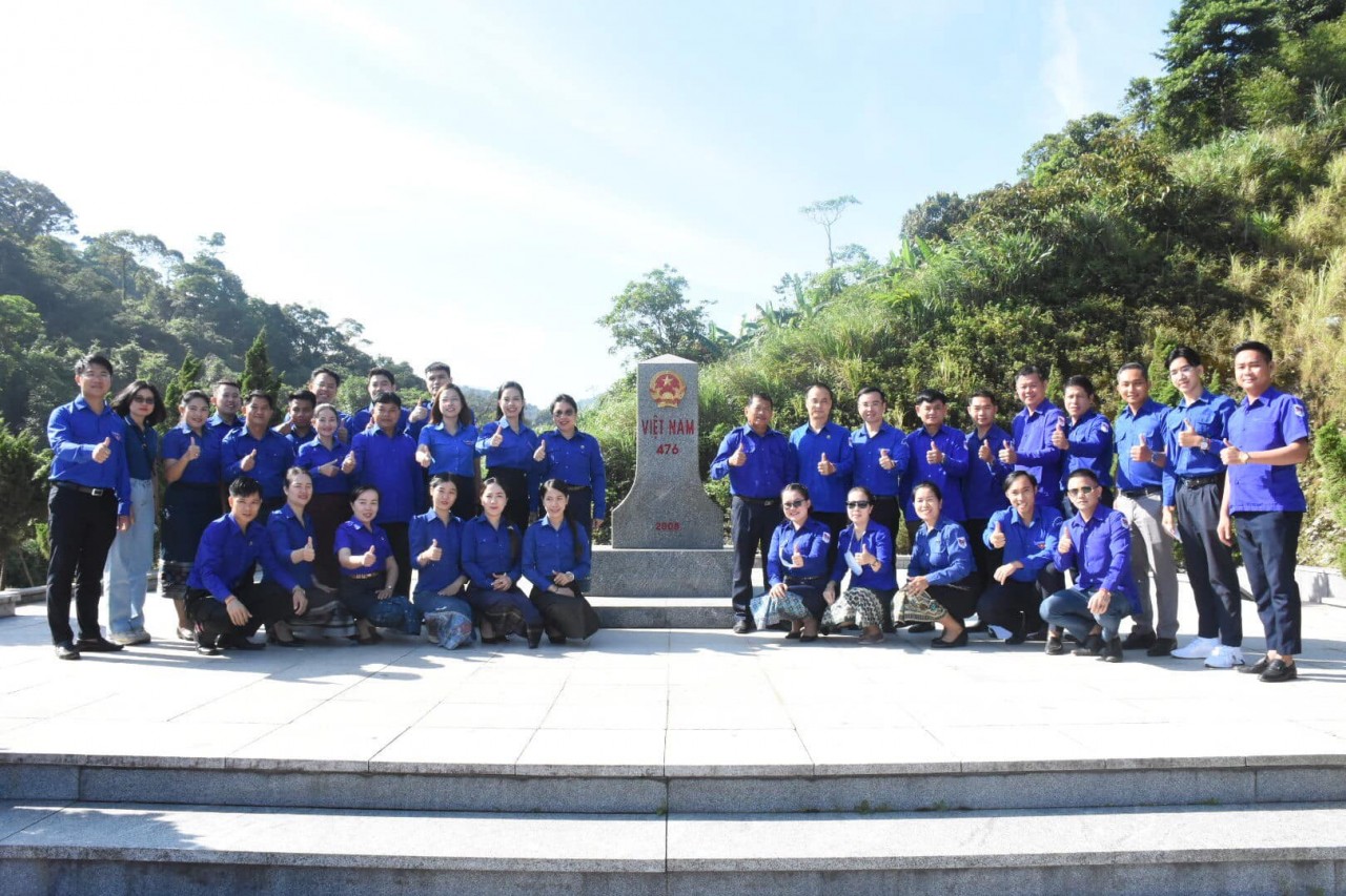 Đoàn đại biểu Lào tham dự Chương trình gặp gỡ Hữu nghị Thanh niên Việt Nam - Lào