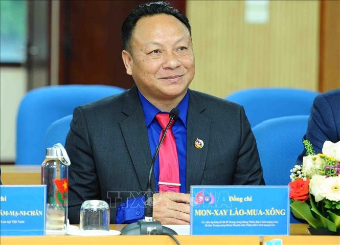 Trao truyền cho thanh thiếu nhi hai nước mối quan hệ đặc biệt Việt Nam - Lào