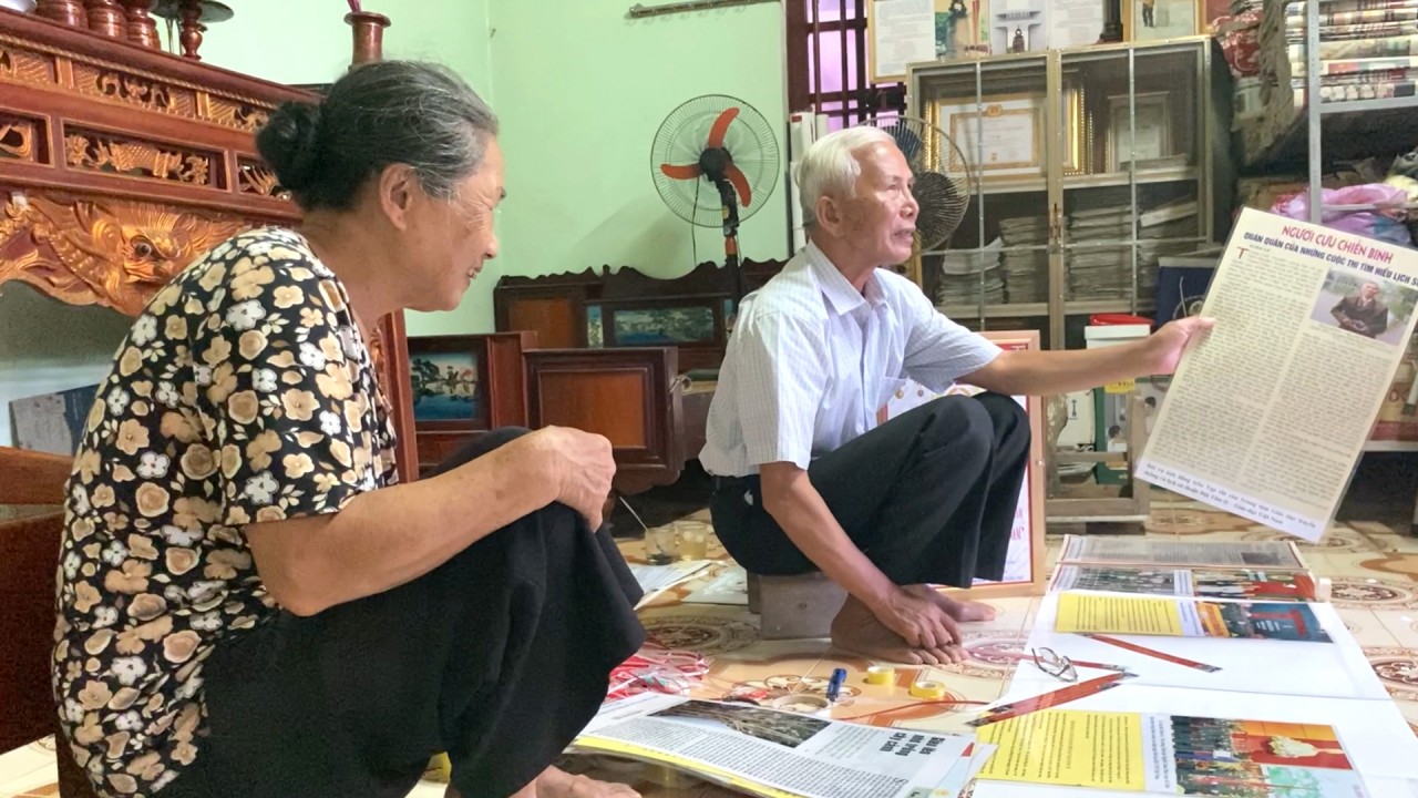 Nhiều tài liệu được ông bà lưu lại rất có giá trị (Ảnh: Vũ Lan).