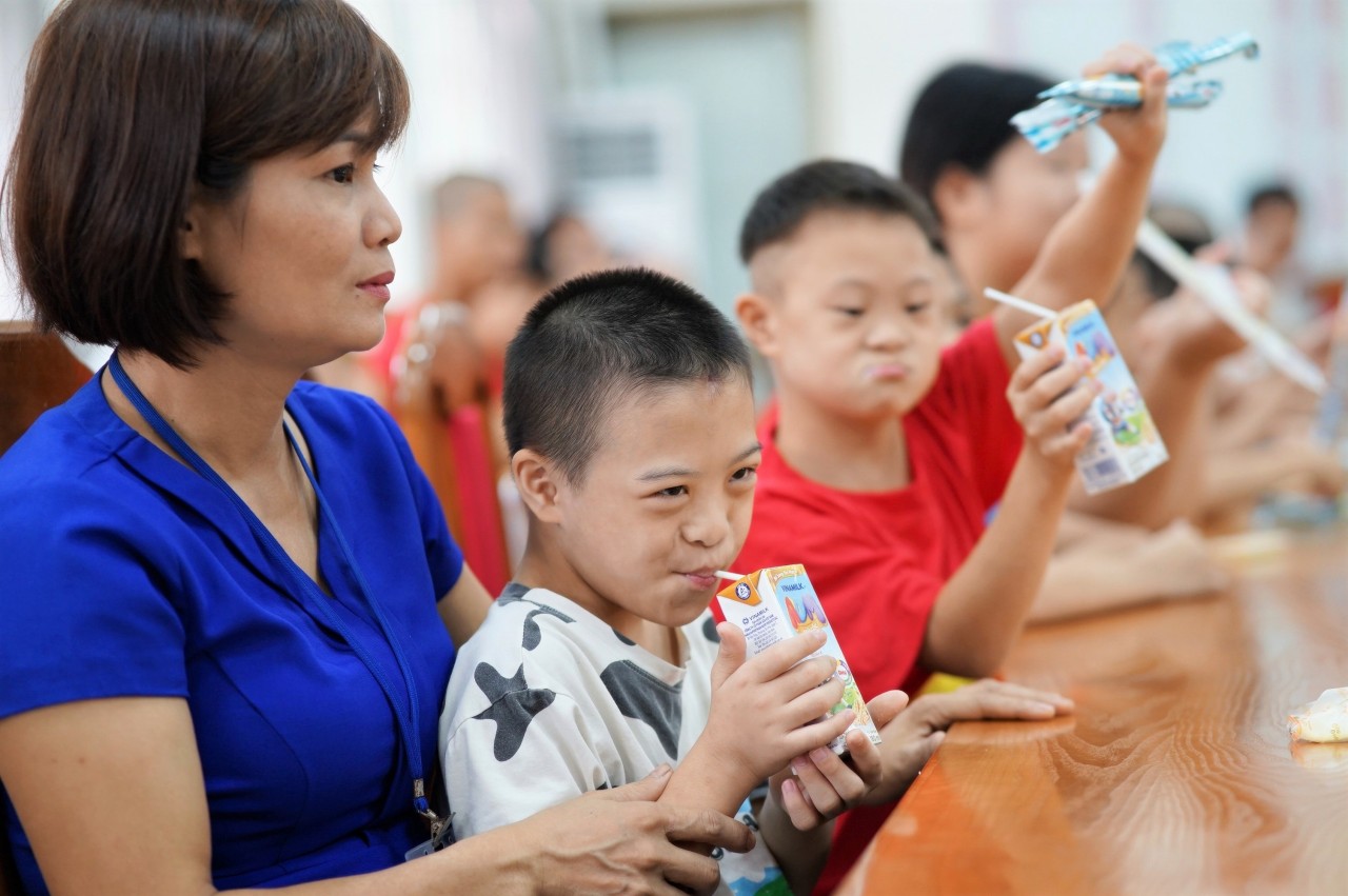 Vinamilk và Quỹ sữa vươn cao Việt Nam cùng trẻ em vui Tết Trung thu