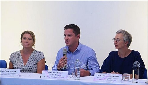 Ông Cédric Lesec, Giám đốc đối ngoại Bảo tàng Confluences, Pháp, phát biểu tại buổi họp báo (Ảnh: TTXVN).