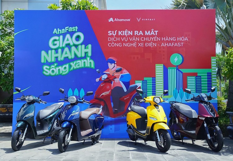 Lễ ra mắt Dịch vụ Vận chuyển hàng hóa trên nền tảng công nghệ bằng xe máy điện