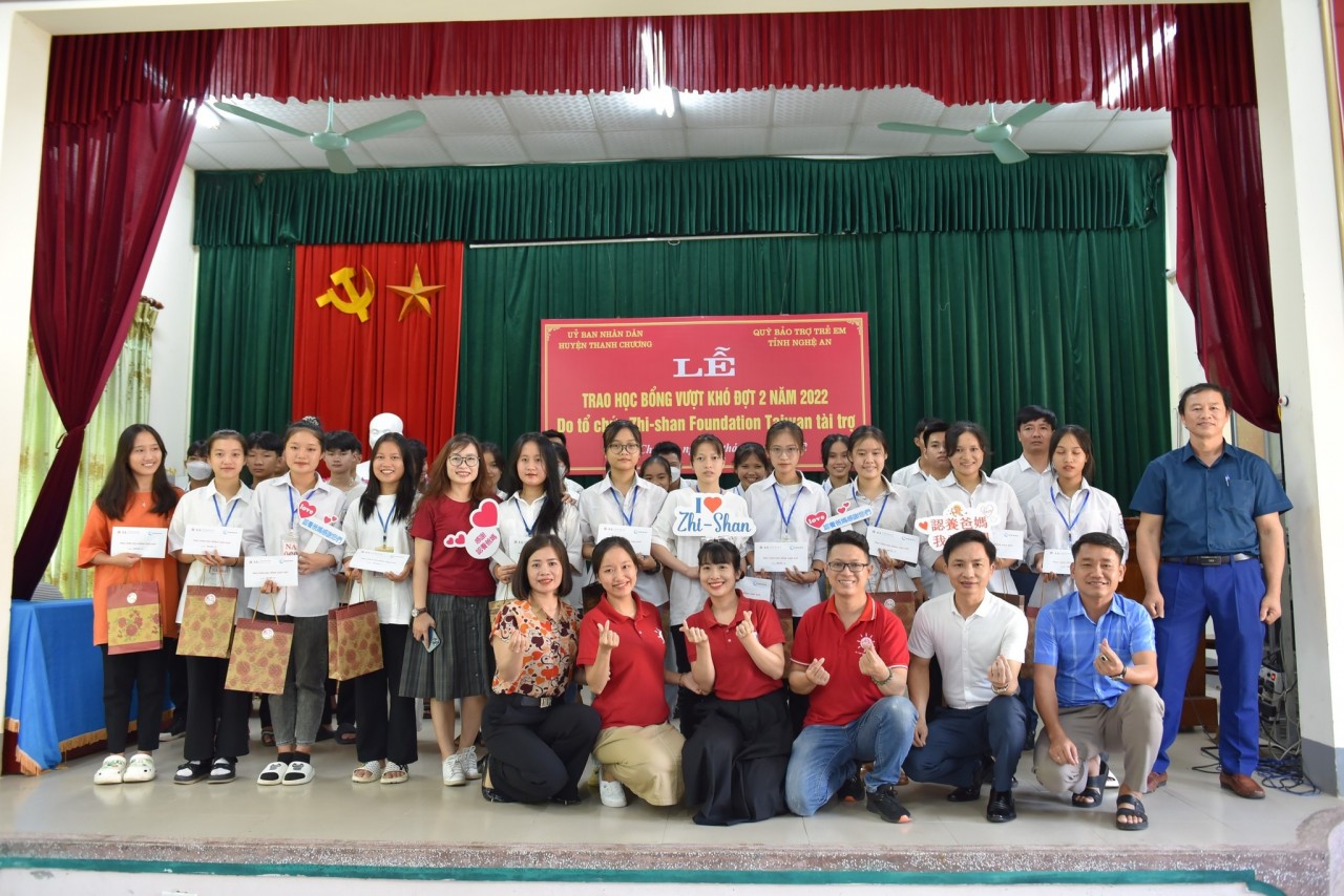 Zhi-Shan trao Học bổng vượt khó cho hơn 900 học sinh trên địa bàn Nghệ An - Hà Tĩnh