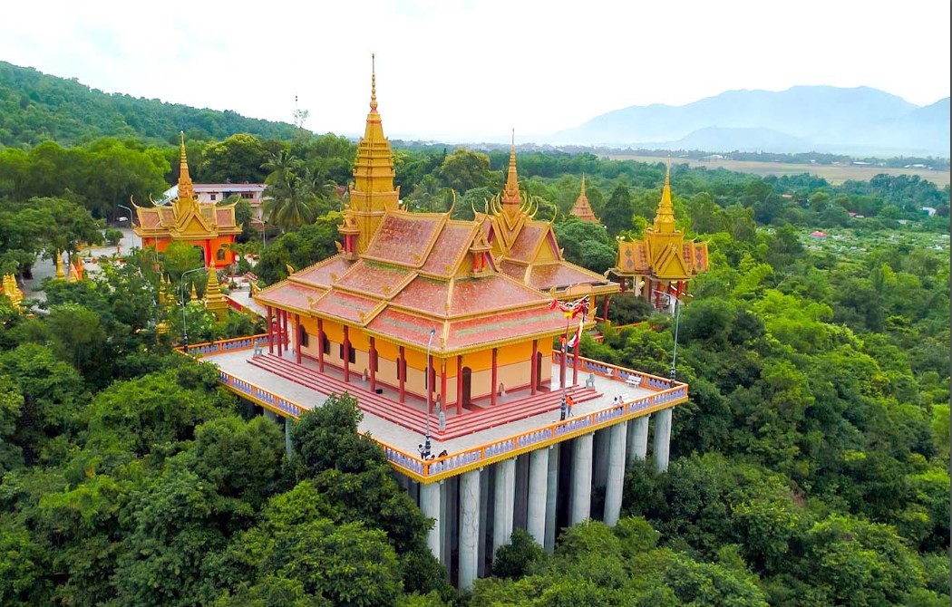Chùa Tà Pạ - Ngôi chùa Khmer trên núi độc đáo ở An Giang