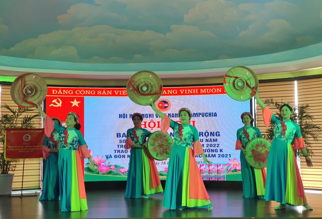 Chương trình văn nghệ Hội nghị.