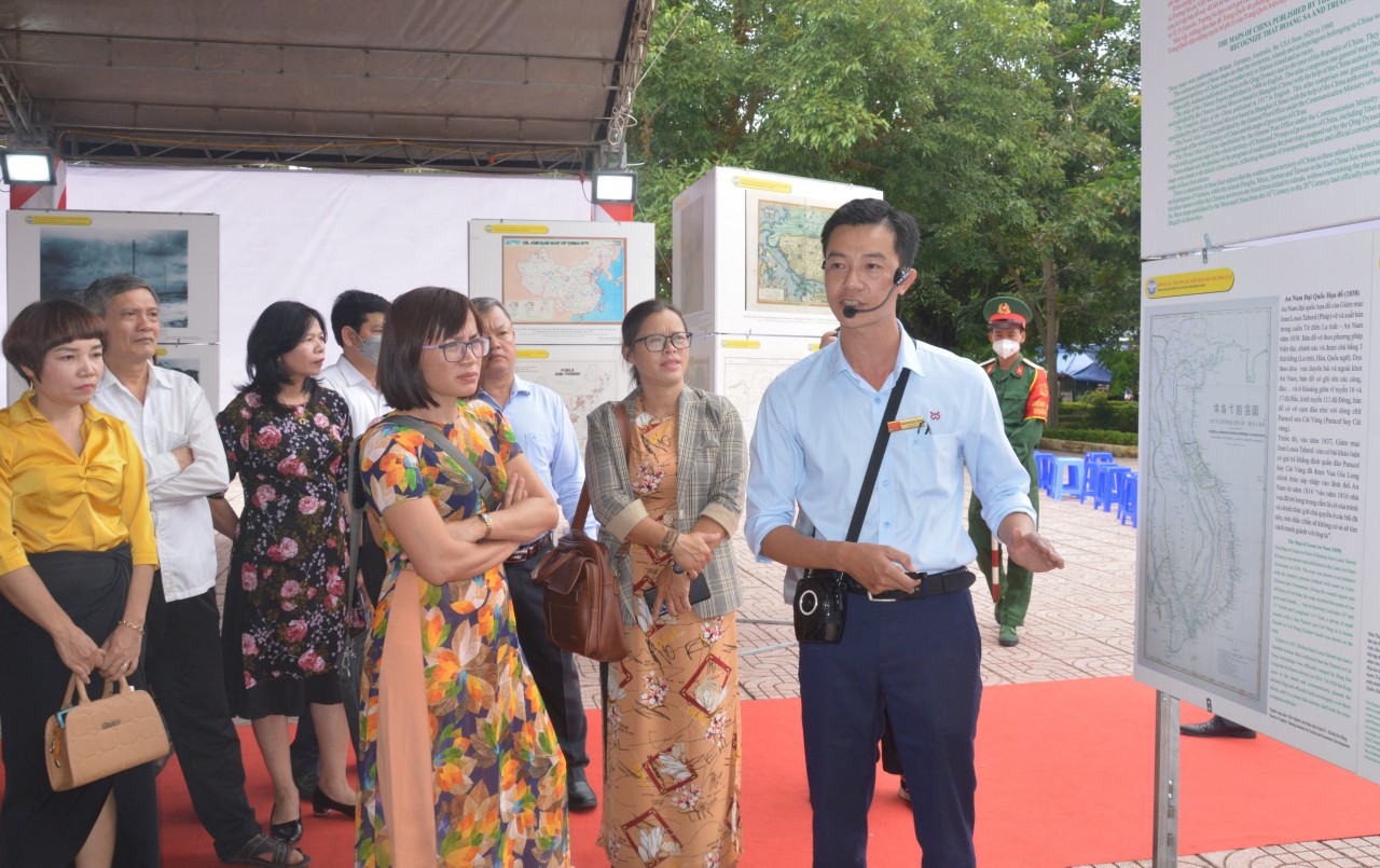 Gần 100 tư liệu tại triển lãm “Hoàng Sa, Trường Sa của Việt Nam - Những bằng chứng lịch sử và pháp lý”