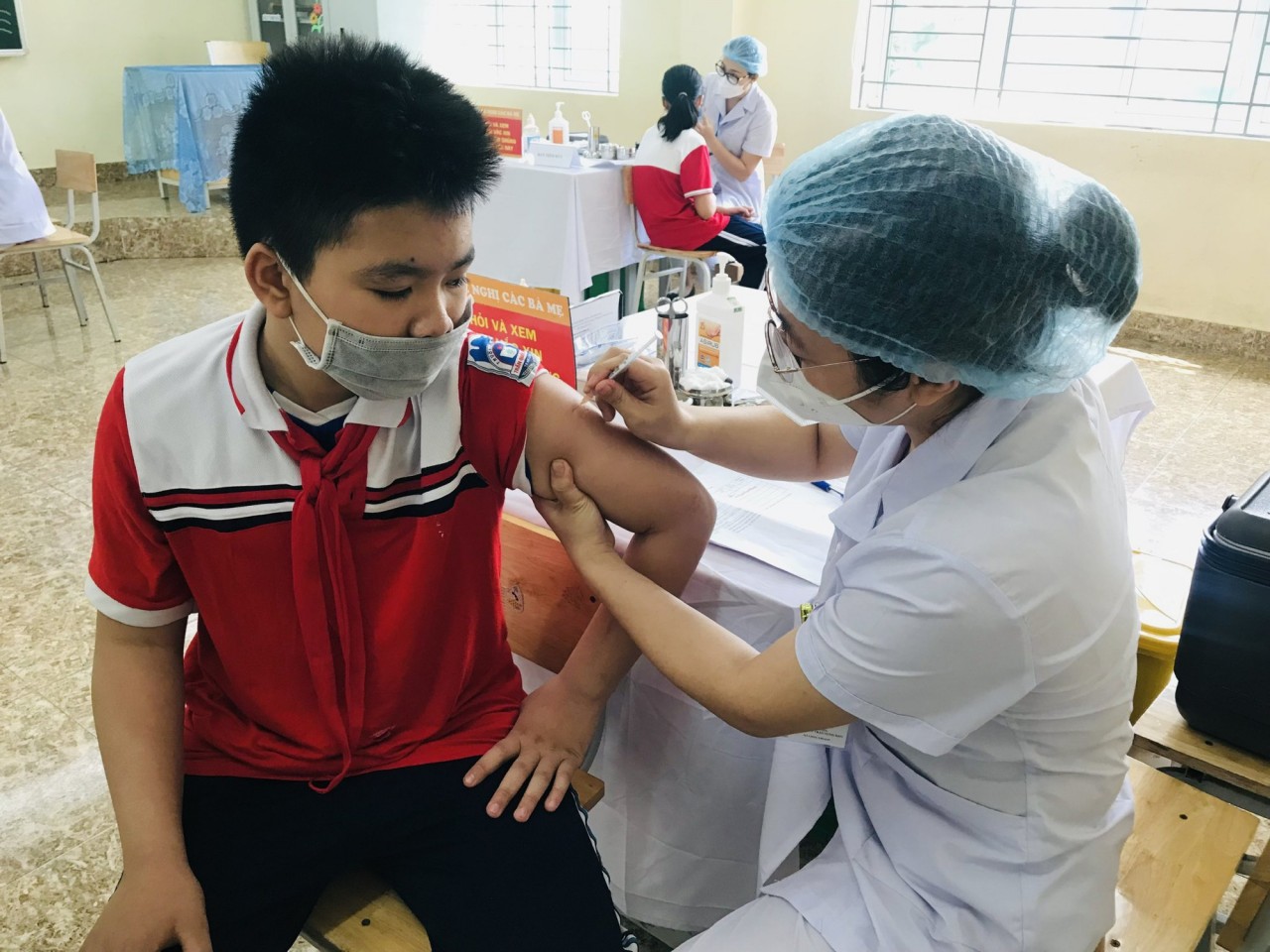Chế độ tiền lương, thu nhập đối với cán bộ y tế còn nhiều khó khăn (Ảnh minh họa: HCDC).