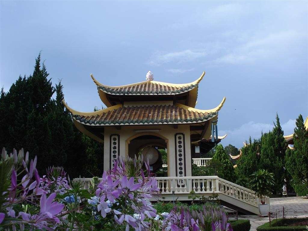 Lầu trống (Ảnh: chothuexegiadinh.vn).