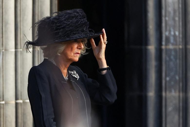 Vương quốc Anh tiễn biệt Nữ hoàng Anh Elizabeth II về nơi an nghỉ cuối cùng Hành trình cuối cùng của cố Nữ hoàng Anh Elizabeth II từ Balmoral đến London