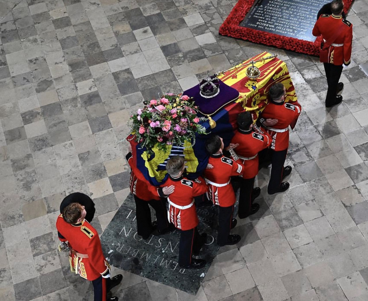 Hành trình cuối cùng của cố Nữ hoàng Anh Elizabeth II từ Balmoral đến London