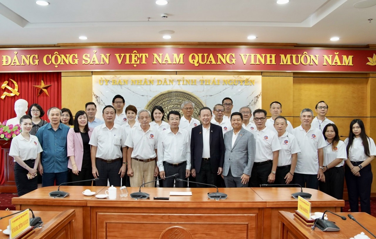 Các đại biểu chụp ảnh kỷ niệm (Ảnh: Thu Hà).
