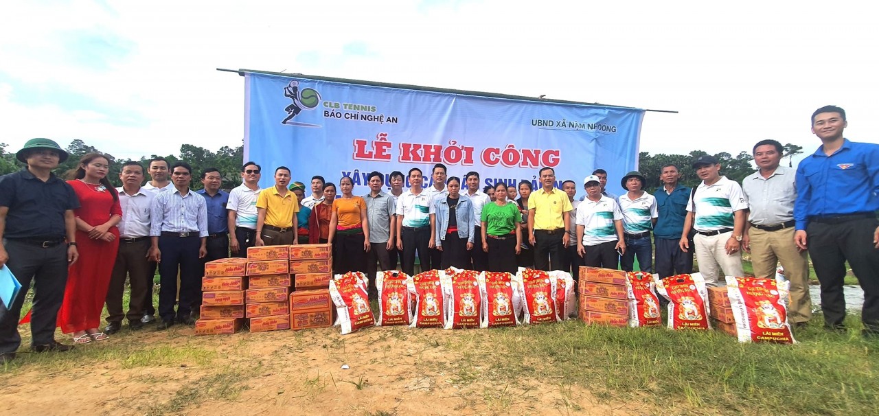 Tiếp tục khởi công xây cầu vượt lũ cho đồng bào miền núi huyện Quế Phong (Nghệ An)