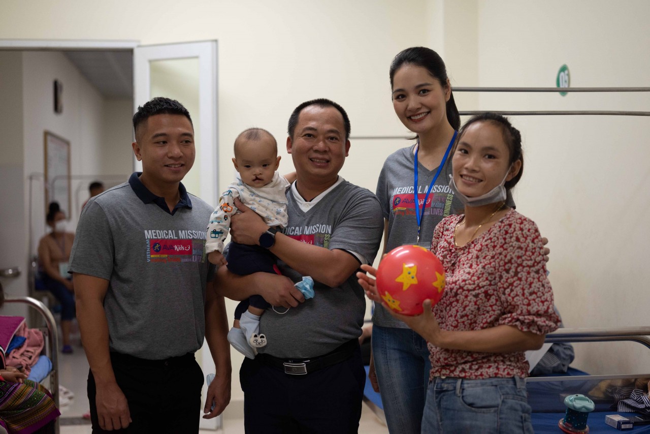 Operation Smile phối hợp phẫu thuật miễn phí cho 74 trẻ em bị tật hàm mặt tại Sơn La và các tỉnh thành lân cận