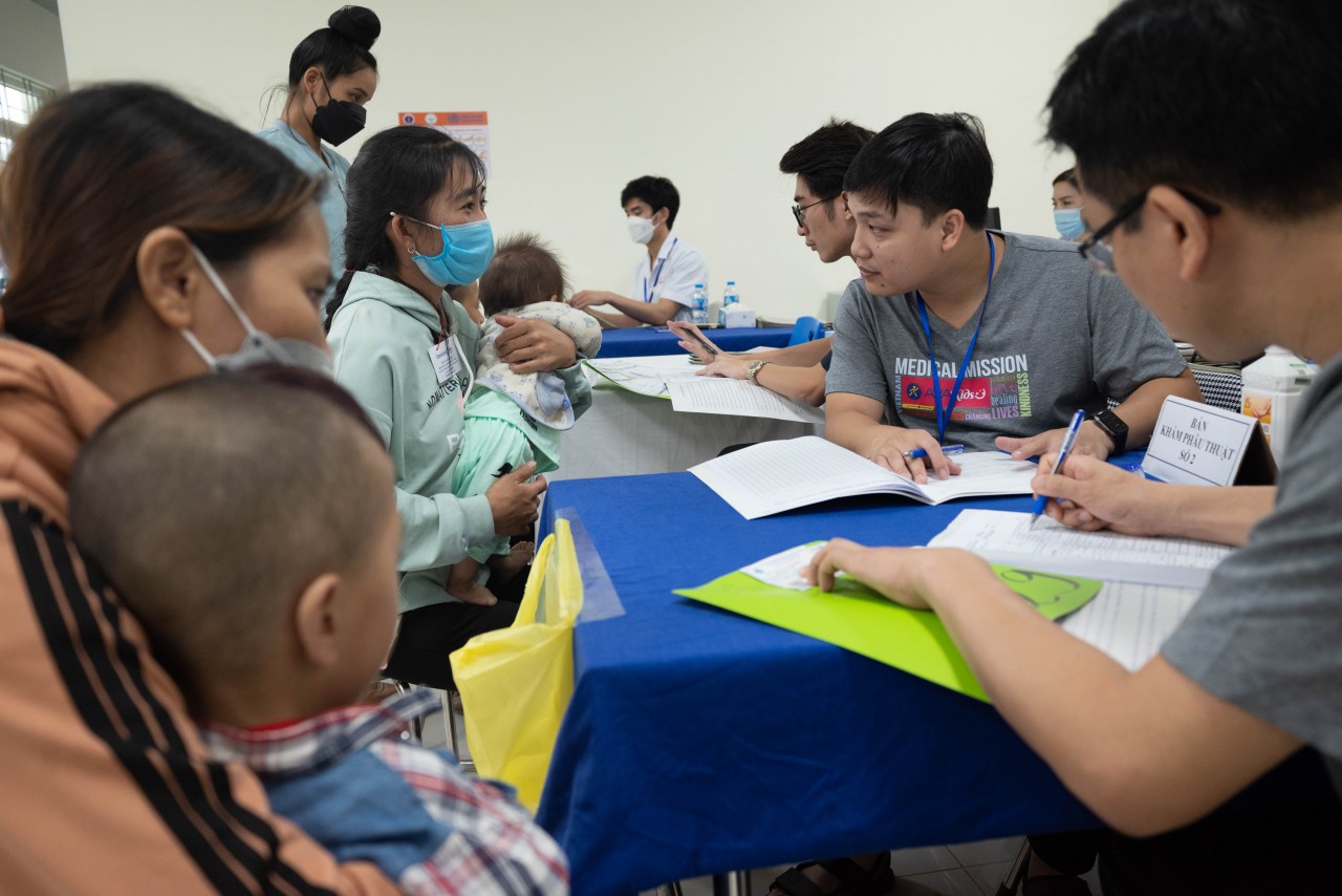Operation Smile phối hợp phẫu thuật miễn phí cho 74 trẻ em bị tật hàm mặt tại Sơn La và các tỉnh thành lân cận