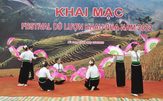 Chương trình văn nghệ tại Lễ khai mạc.