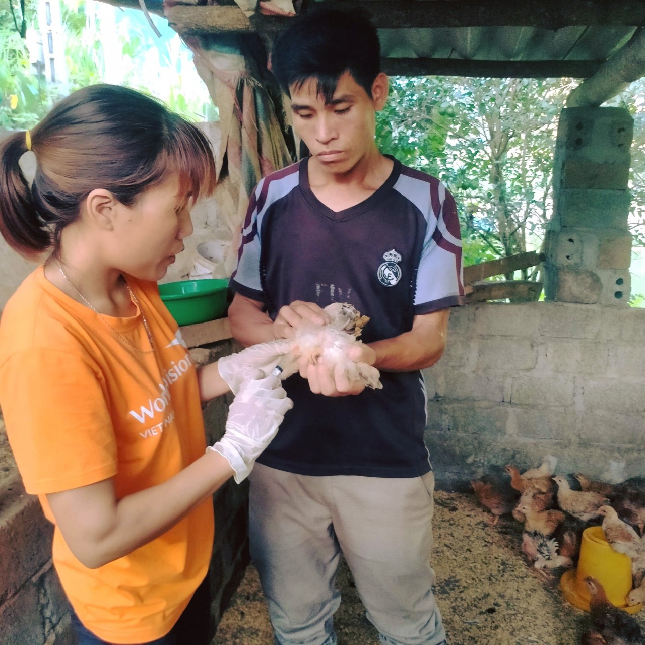 World Vision Việt Nam đã hỗ trợ 8 hộ gia đình có hoàn cảnh khó khăn ở thôn Phiêng Luông, xã Bình An, huyện Lâm Bình, tỉnh Tuyên Quang