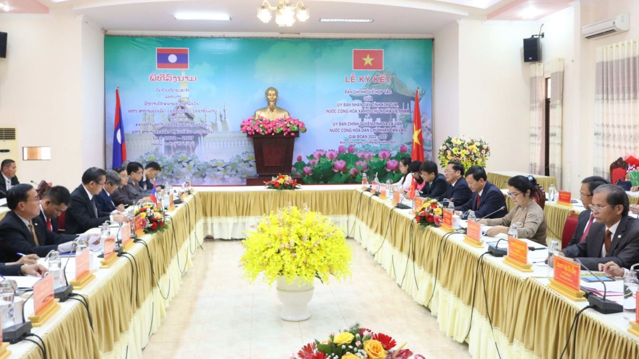 Kon Tum và Sa-la-van (Lào) ký kết Bản ghi nhớ về hợp tác trên nhiều lĩnh vực