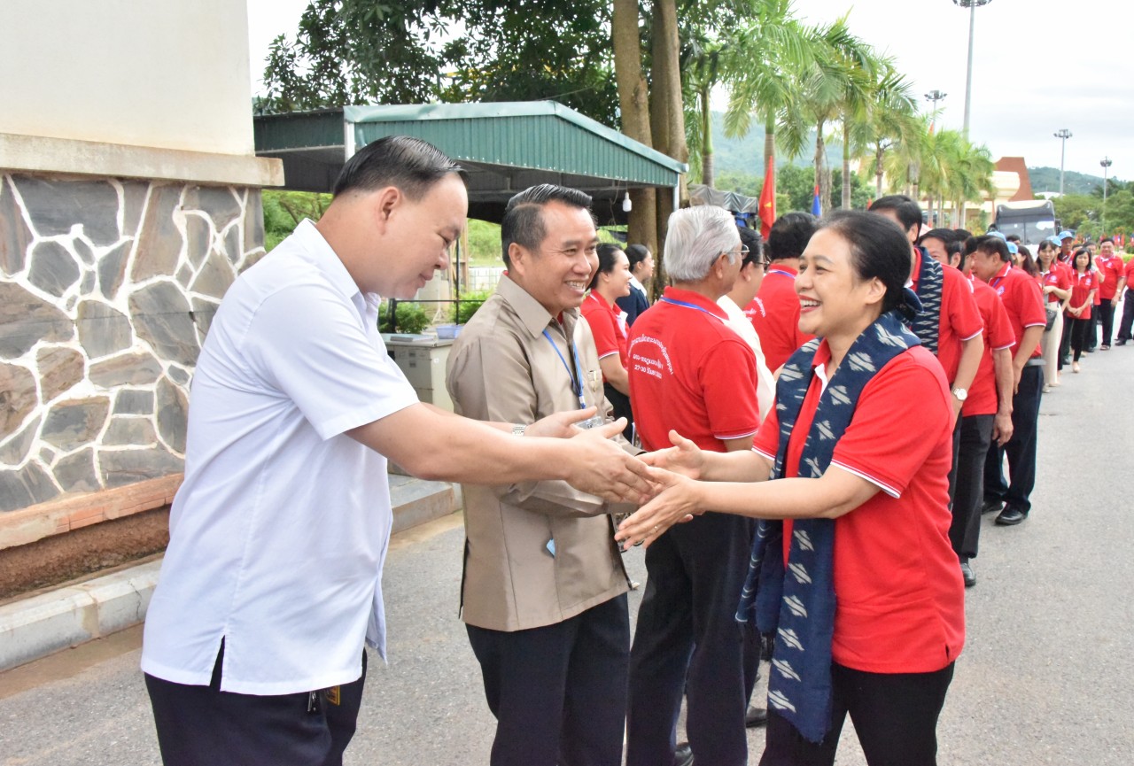 Liên hoan hữu nghị nhân dân Việt Nam – Lào lần thứ V: Thống nhất 6 vấn đề lớn