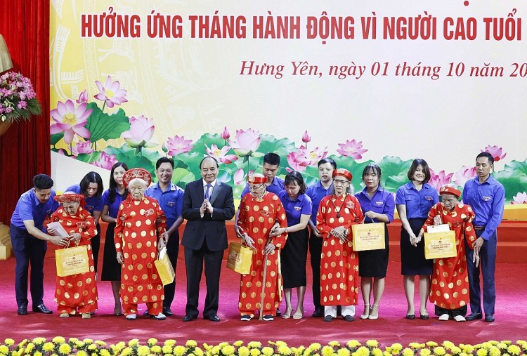 Chủ tịch nước: Hành động để mọi người cao tuổi được quan tâm, chăm sóc tận tình