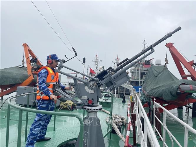 Hải đội 202 thuộc Bộ Tư lệnh vùng cảnh sát biển 2 thực hiện nghiêm quy định của Bộ quốc phòng luôn túc trực sẵn sàng chiến đấu khi có nhiệm vụ được gia (Ảnh minh họa: Thanh Thủy/TTXVN).
