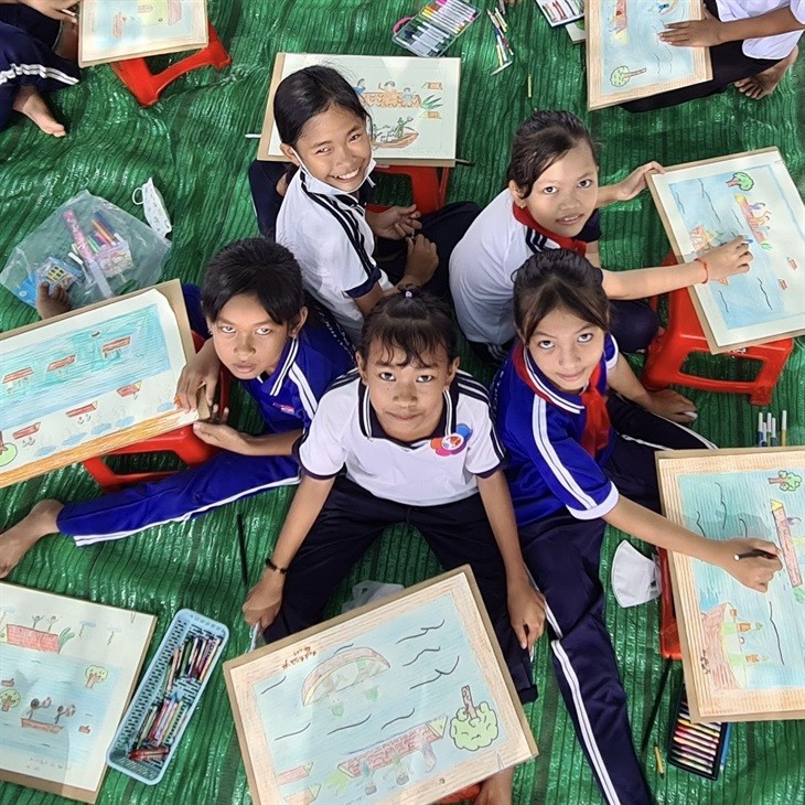Chiến dịch truyền thông “Cùng em hành động sớm - Sẵn sàng trước thiên tai và biến đổi khí hậu” nhằm nâng cao kỹ năng phòng ngừa, ứng phó với thiên tai, biến đổi khí hậu cho trẻ em (Ảnh: UNICEF).