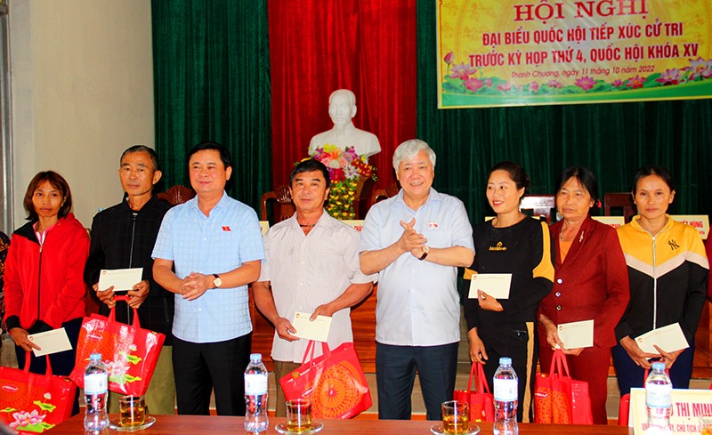 Nghệ An tiếp nhận 50 nhà đại đoàn kết và hàng trăm suất quà với tổng trị giá 2,8 tỷ đồng