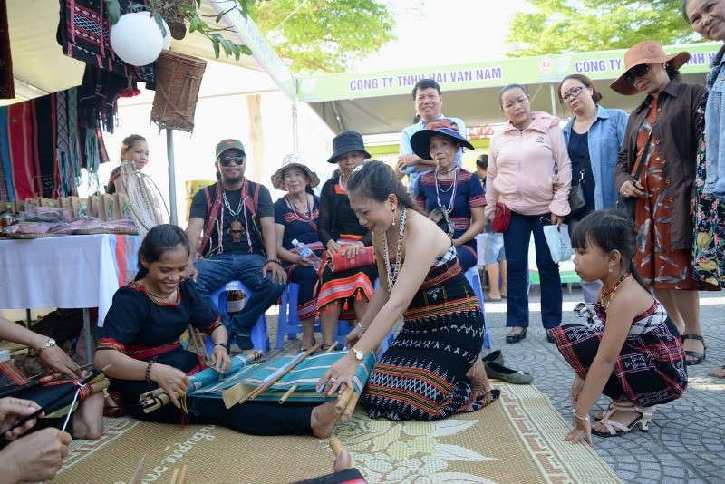 Đà Nẵng xây dựng chính sách bảo tồn và phát huy văn hoá đồng bào dân tộc Cơ Tu