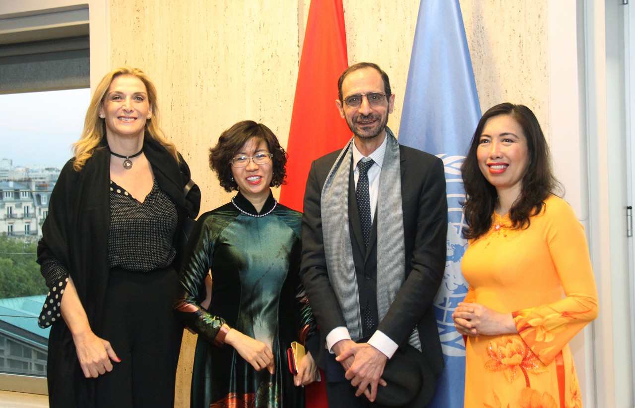 Lễ kỷ niệm 35 năm tổ chức UNESCO thông qua Nghị quyết tôn vinh Chủ tịch Hồ Chí Minh tại Pháp