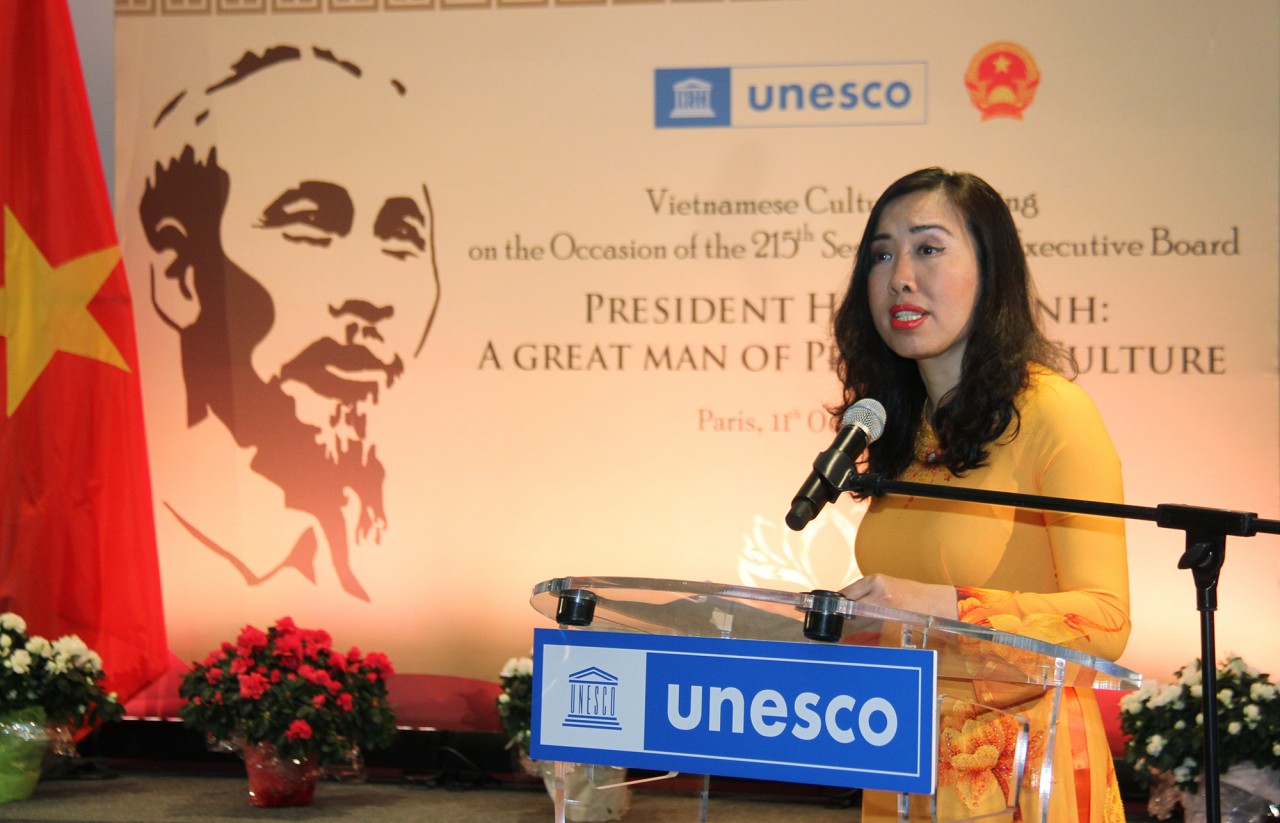 Lễ kỷ niệm 35 năm tổ chức UNESCO thông qua Nghị quyết tôn vinh Chủ tịch Hồ Chí Minh tại Pháp