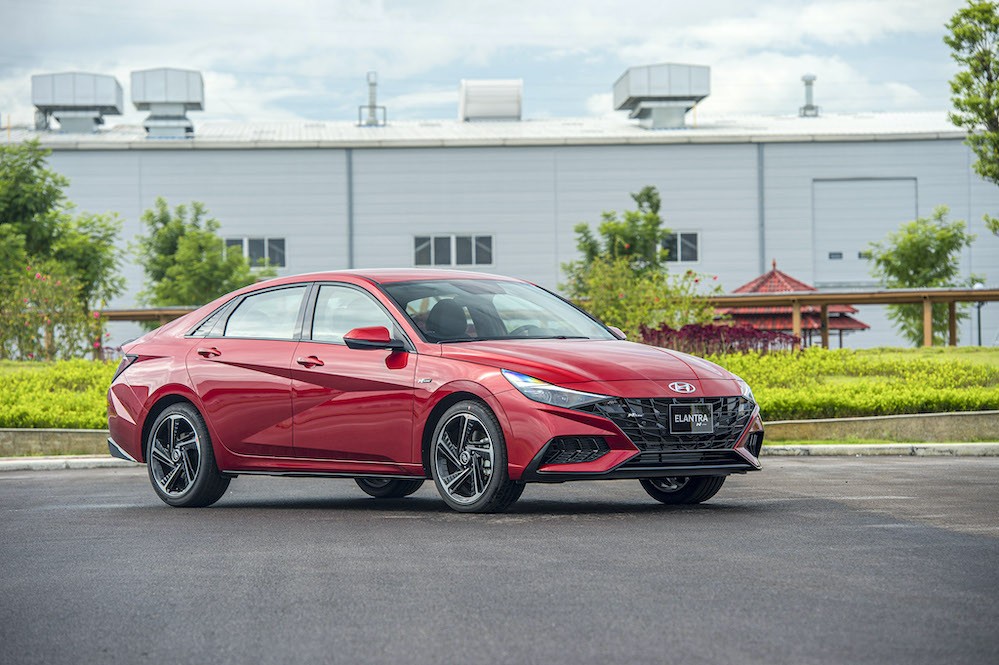 Hyundai Elantra 2023 ra mắt khách Việt với giá bán đầy bất ngờ