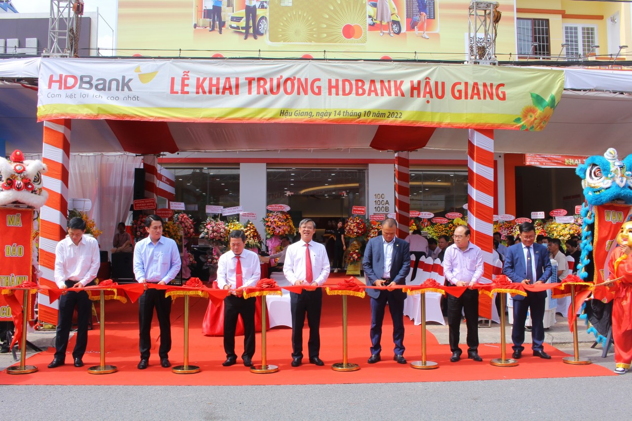 “Đời vui, sáo bay gọi bầy - Về miền Tây, HDBank bén duyên Hậu Giang”