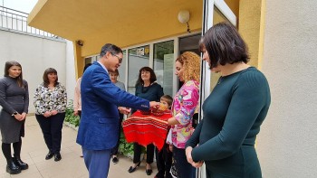 Thiết lập mối quan hệ kết nghĩa giữa hai trường học tại Bungari với các trường học tại Việt Nam