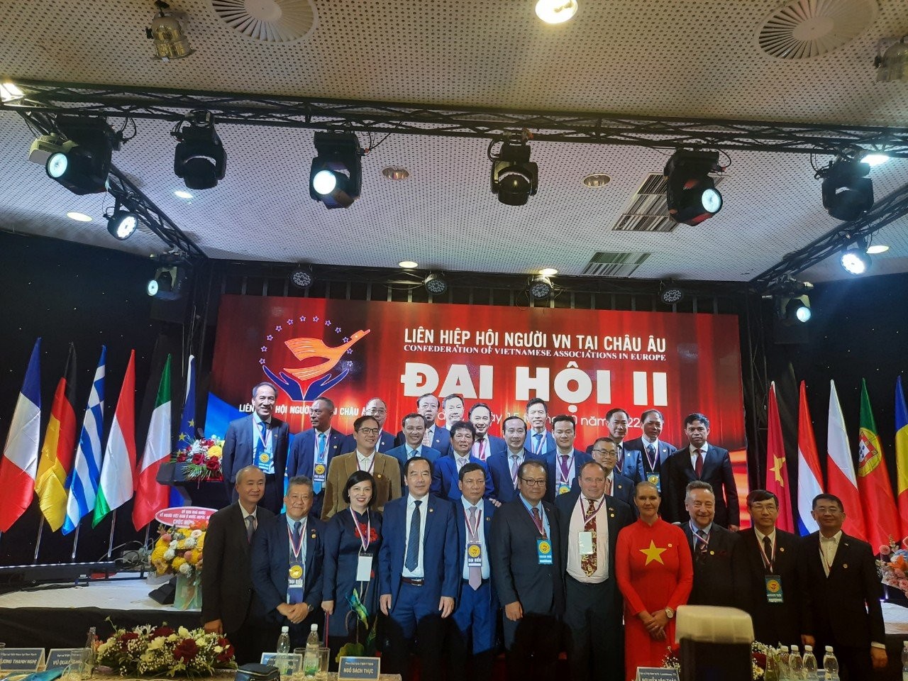 Ông Hoàng Đình Thắng tái cử Chủ tịch Liên Hiệp Hội người Việt tại Châu Âu nhiệm kỳ 2022 – 2026