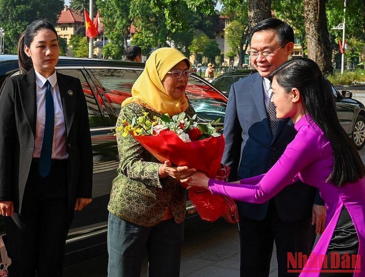 [Ảnh] Chủ tịch Quốc hội Vương Đình Huệ tiếp Tổng thống Cộng hòa Singapore Halimah Yacob