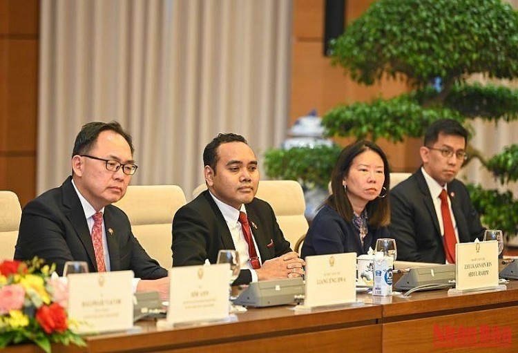 [Ảnh] Chủ tịch Quốc hội Vương Đình Huệ tiếp Tổng thống Cộng hòa Singapore Halimah Yacob