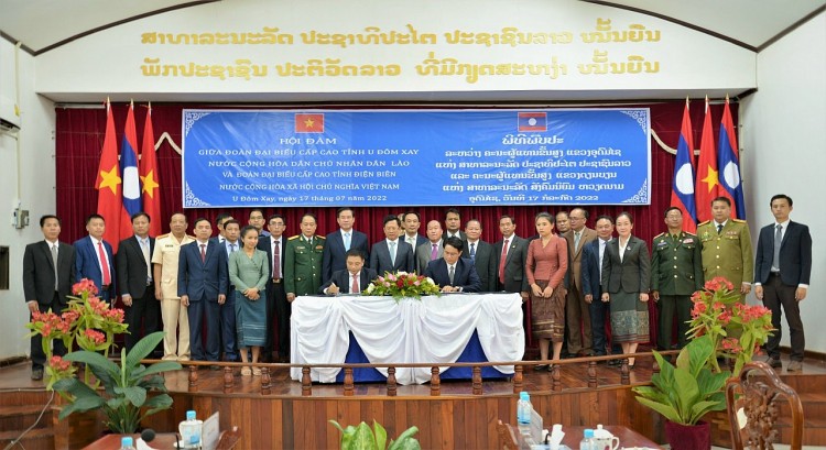 Điện Biên tô thắm hữu nghị Việt - Lào