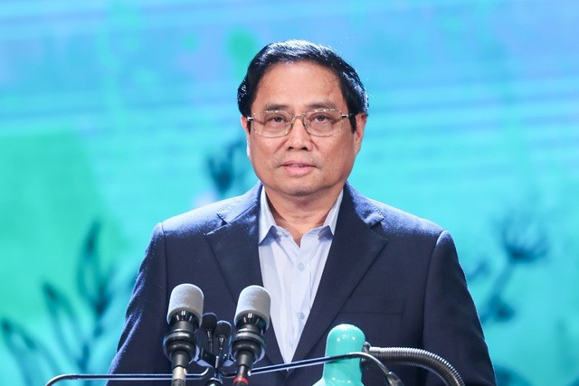 Thủ tướng Chính phủ đề nghị và kêu gọi các bộ, ngành, cơ quan, địa phương tiếp tục triển khai đồng bộ, hiệu quả các chủ trương, chính sách về giảm nghèo (Ảnh VGP/Nhật Bắc).