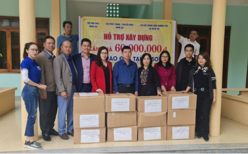 Gần 90 triệu đồng hỗ trợ người dân vùng lũ huyện biên giới Kỳ Sơn (Nghệ An)