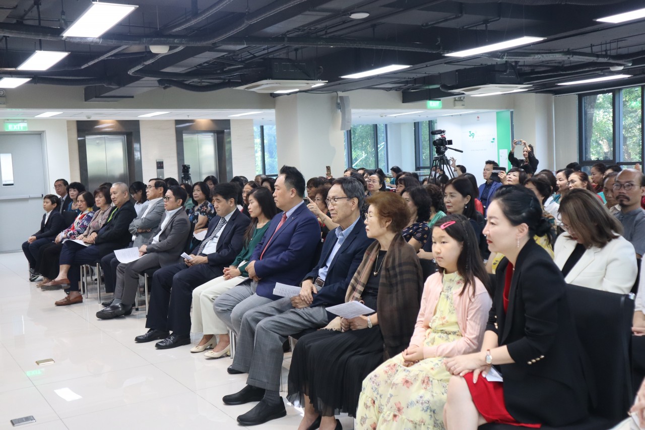 Tham dự buổi hòa nhạc có các cán bộ, nhân viên đại sứ quán Hàn Quốc tại Việt Nam, Hội người Hàn và Hội doanh nghiệp Hàn Quốc tại Việt Nam, đại diện Hội liên lạc với người Việt Nam ở nước ngoài, Ủy ban Nhà nước về người Việt Nam ở nước ngoài...