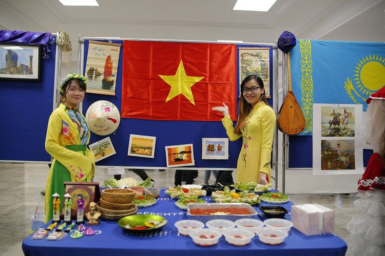 Mái nhà chung ở nước bạn