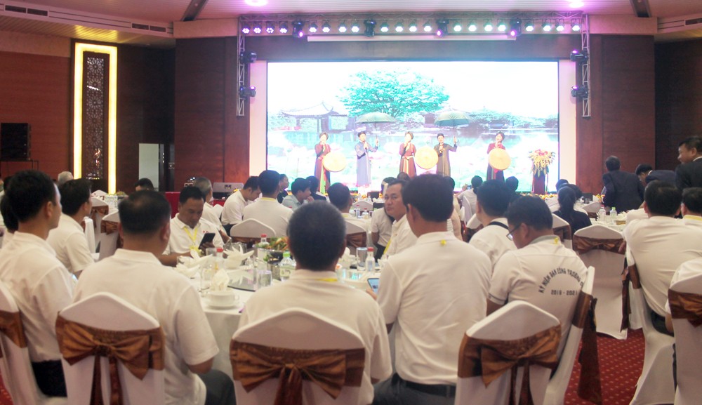 Đoàn cựu lưu học sinh Lào giao lưu tại Bắc Giang