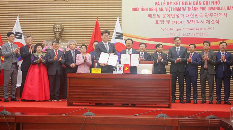 Nghệ An và TP. Gwangju (Hàn Quốc) tổ chức Hội đàm và Ký kết biên bản ghi nhớ trên nhiều lĩnh vực