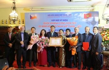 Tăng cường phát triển hơn nữa mối quan hệ hữu nghị Việt - Séc