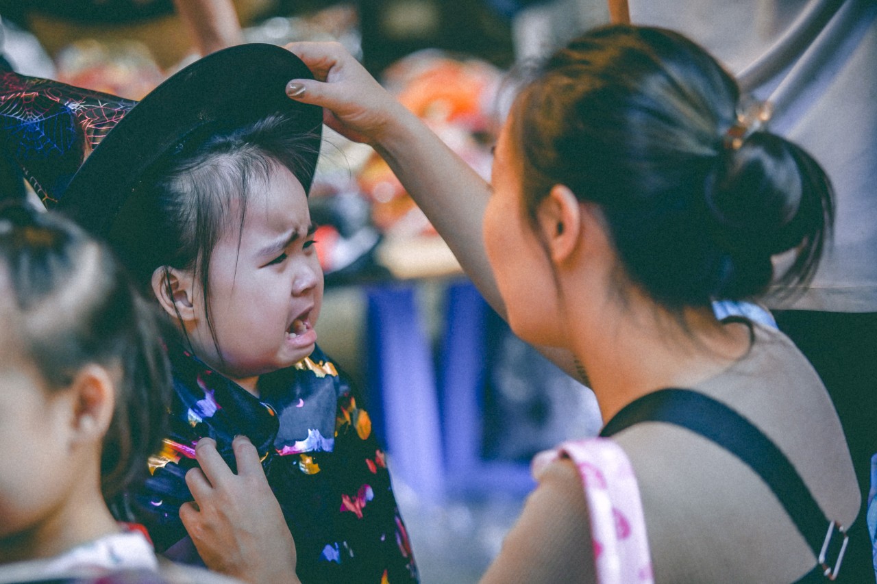 Phố Hàng Mã tưng bừng sắc màu trước ngày hội Halloween
