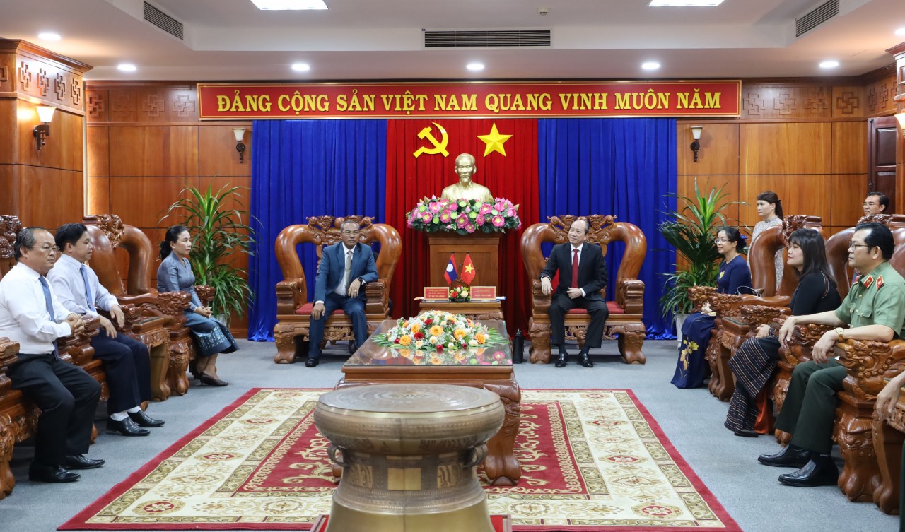 Tăng cường mối quan hệ đoàn kết, hữu nghị truyền thống giữa hai tỉnh Đắk Lắk và Attapeu (Lào)