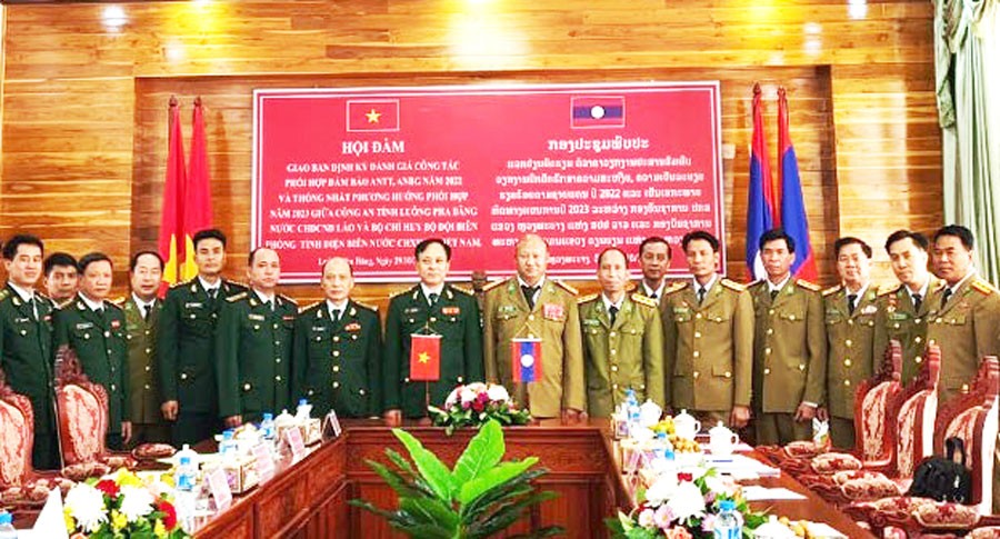 Ty An ninh tỉnh Luang Prabang (Lào) hội đàm với Bộ đội Biên phòng tỉnh Điện Biên