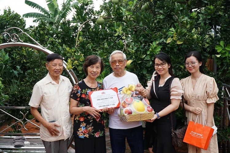 ông Vũ Văn Âu đã ủng hộ 100.000.000 đồng vào quỹ của Câu lạc bộ Cựu du học sinh Việt Nam tại Cuba thuộc Hội Hữu nghị Việt Nam – Cuba để giúp đỡ những người anh em Cuba khắc phục hậu quả vụ cháy kho dự trữ nhiên liệu tại Matanzas, miền trung Cuba.