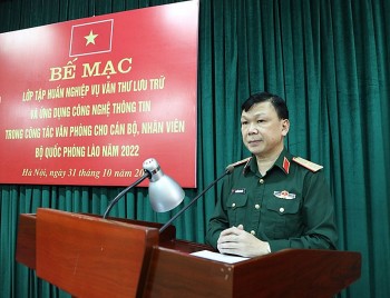 can bo quan doi lao hoan thanh khoa tap huan nghiep vu van thu luu tru tai viet nam